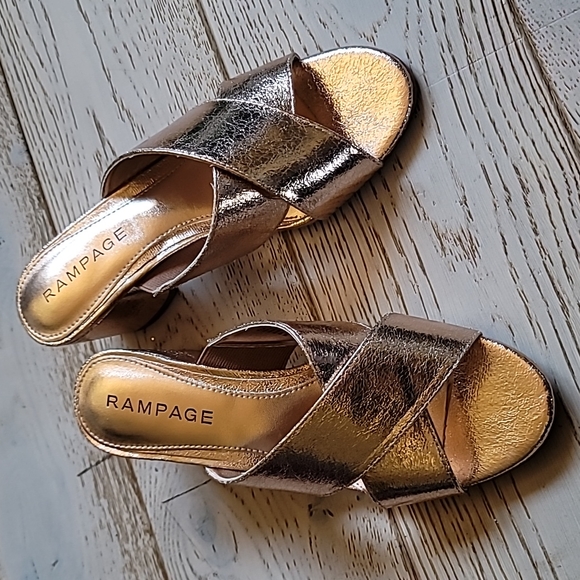 ✨️Rose Gold Foil block heel slides 6.5 RAMPAGE Hannie - Picture 3 of 11